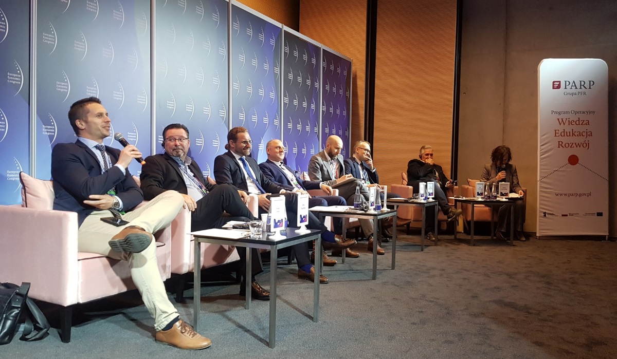 Panel dyskusyjny na EKG