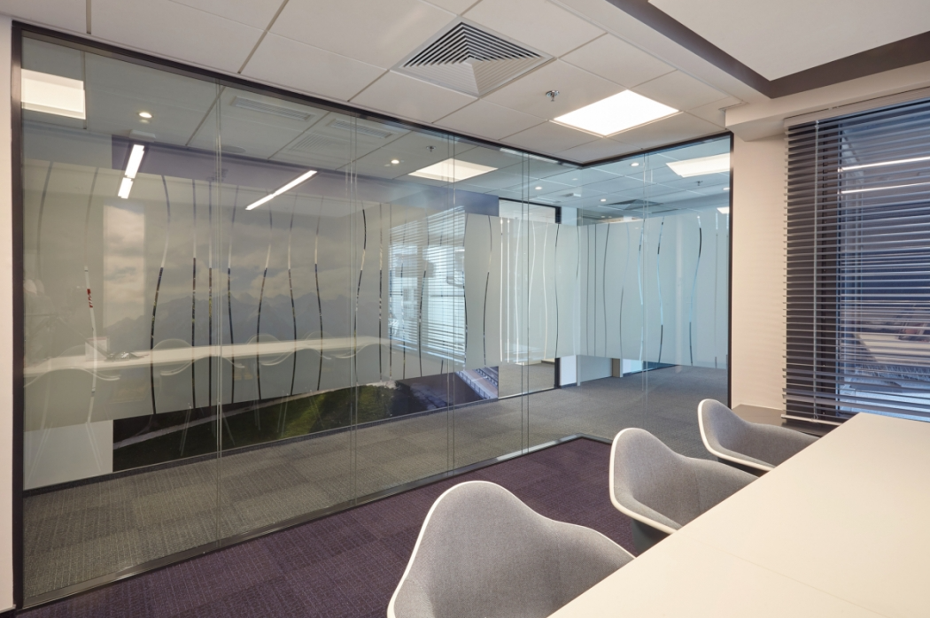 przeszklona sala konfernencyjna