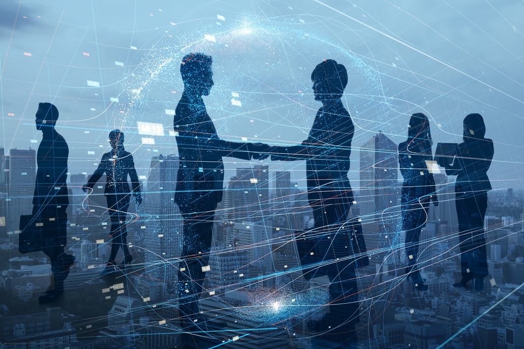 sylwetki ludzi na abstrakcyjnym tle