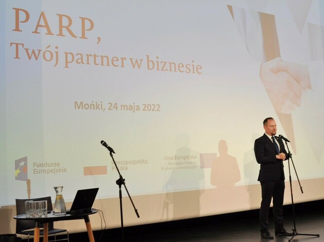 Wsparcie z Funduszy Europejskich dla przedsiębiorców z Podlasia. Relacja ze spotkania PARP w Mońkach