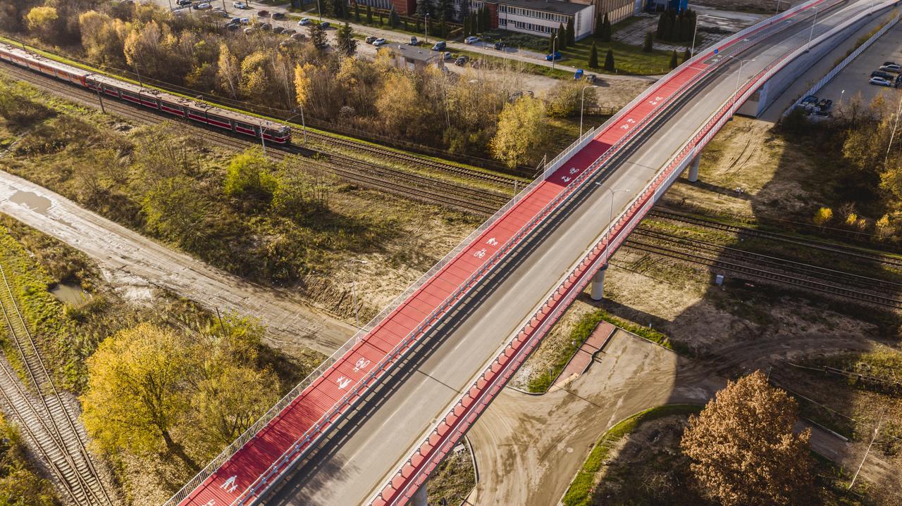 Widok z lotu ptaka na wiadukt