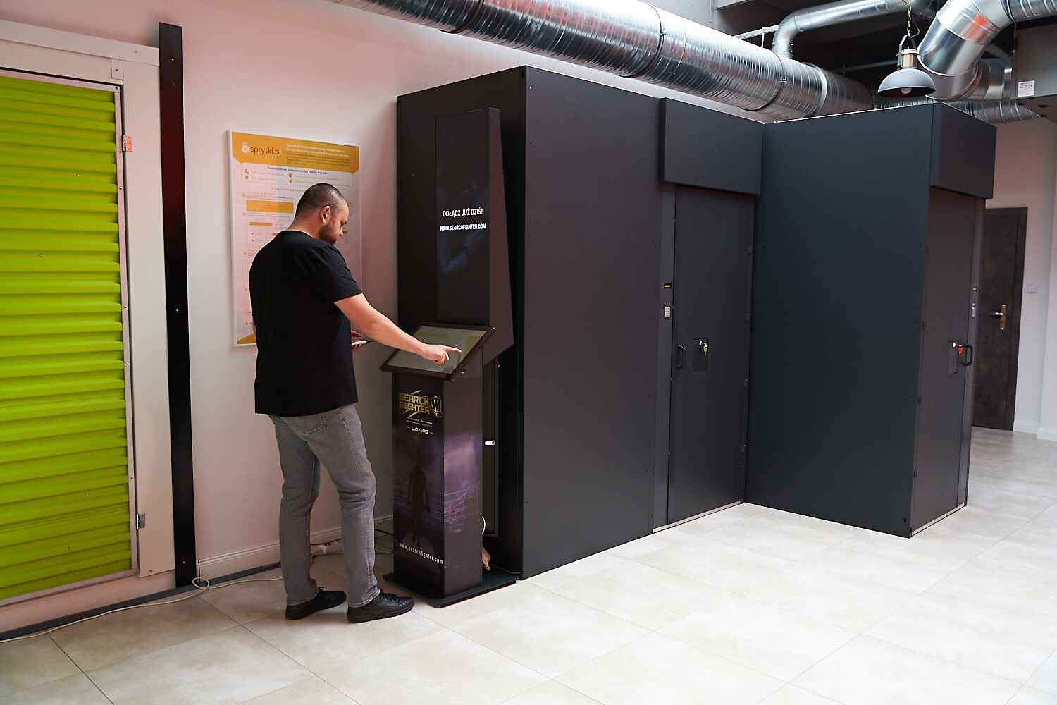 szafka do przechowywania asortymentu 