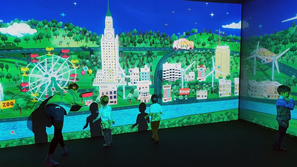 sala interaktywna z dziećmi 